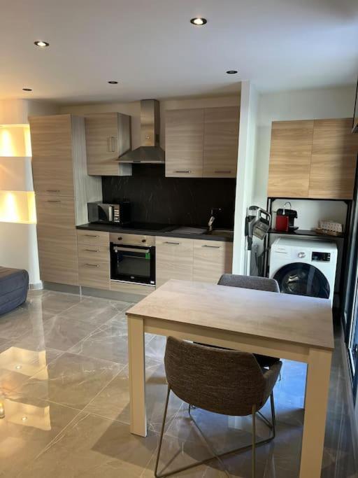 Nat@1313 Apartment Марсилия Екстериор снимка